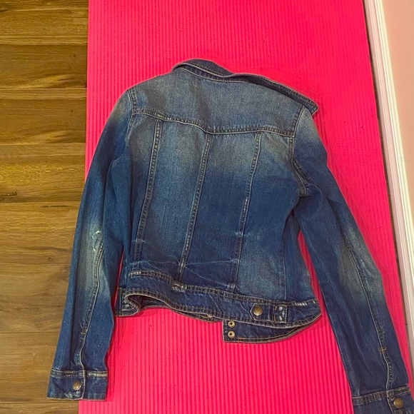 Large Jean jacket from Zara. - Picture 8 of 9